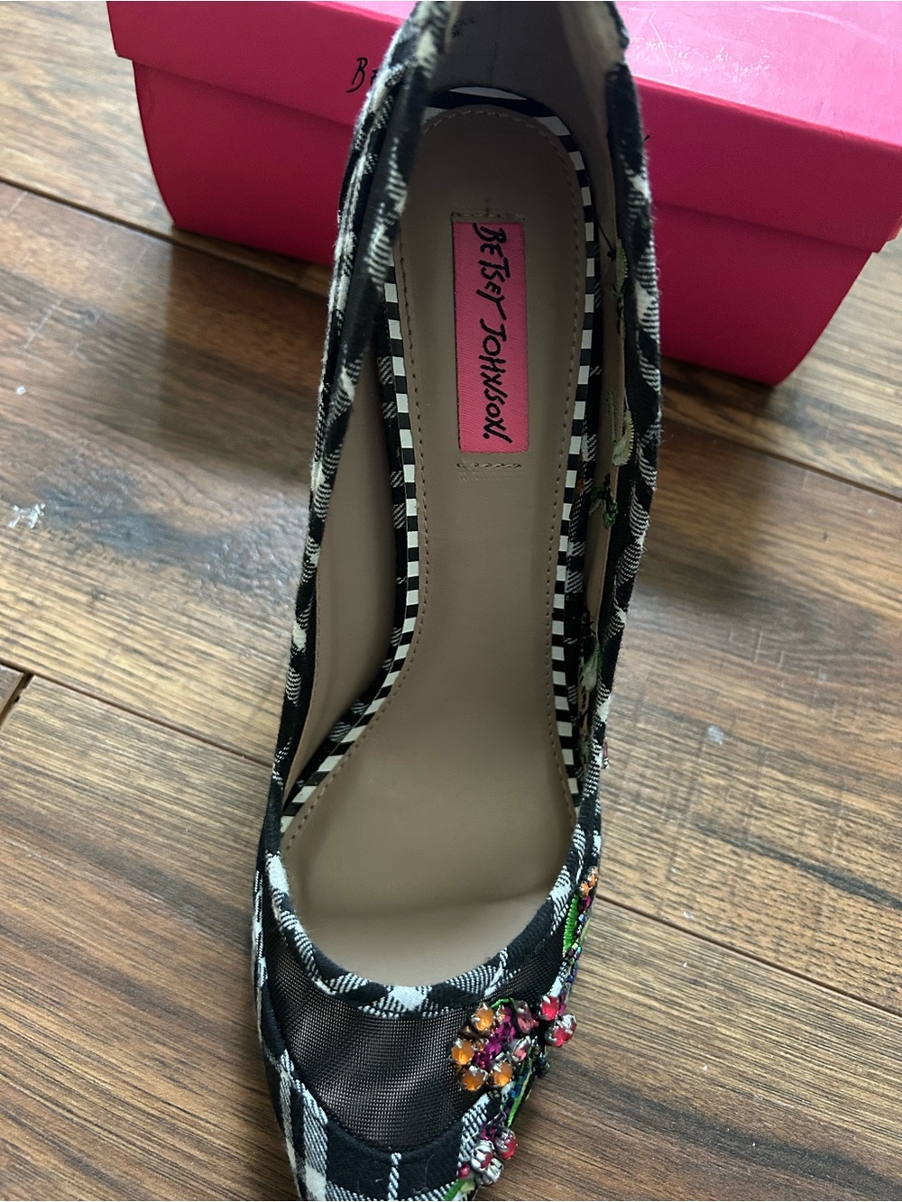 Betsey Johnson Red Women's Heels Shoe Box - Picture 5 of 7